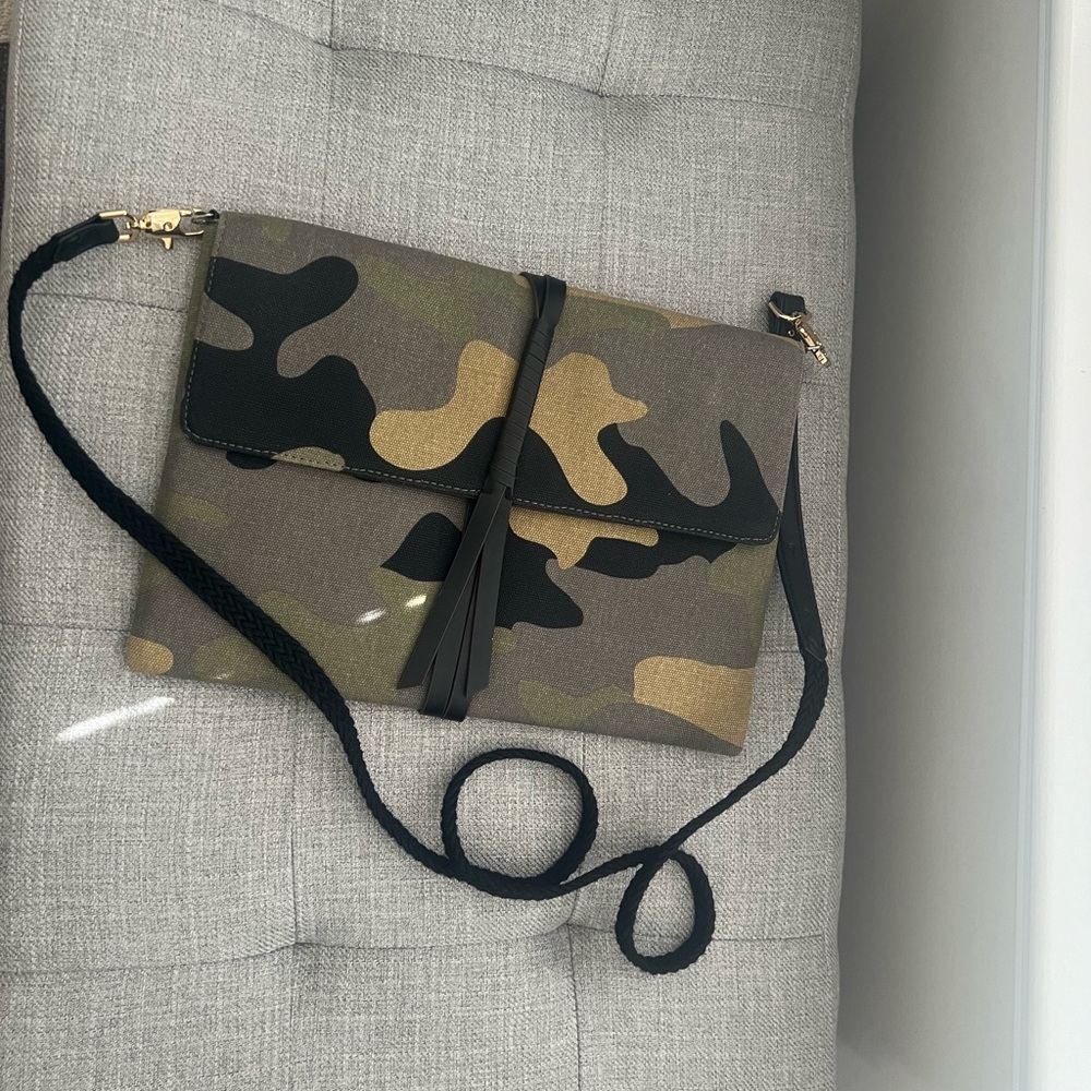 Stella & Dot Camo Clutch
